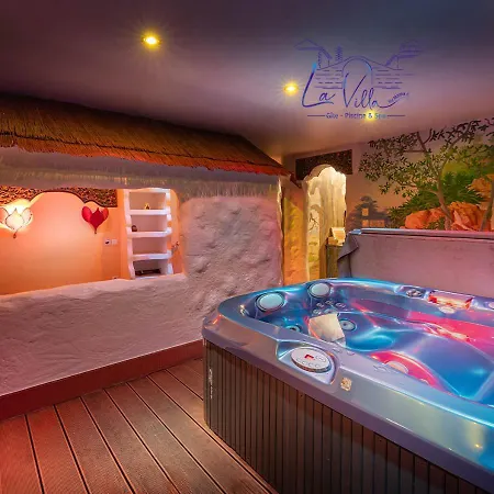 La By Mama C-gite-piscine-spa Villa