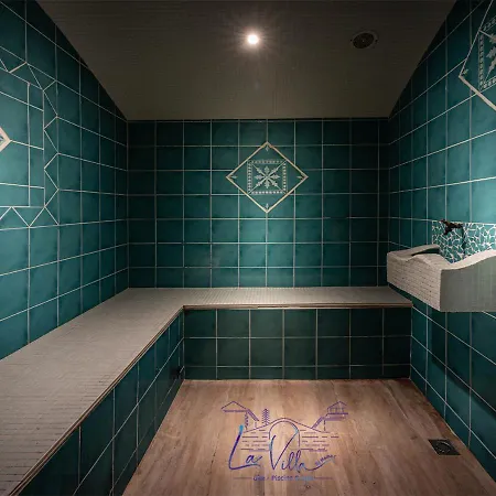 La By Mama C-gite-piscine-spa Villa *