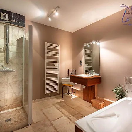 La By Mama C-gite-piscine-spa