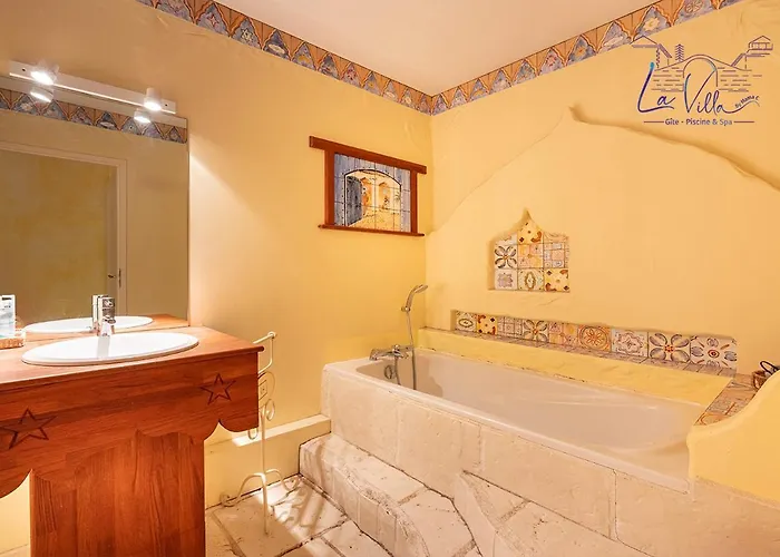 빌라 La By Mama C-gite-piscine-spa