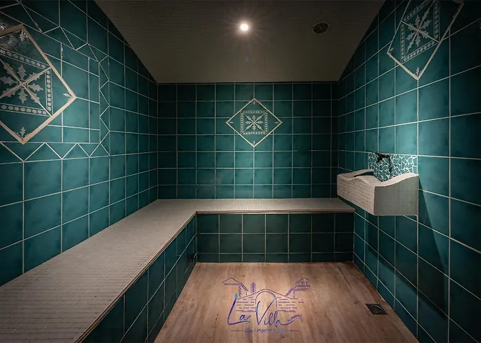 La By Mama C-gite-piscine-spa 빌라 *